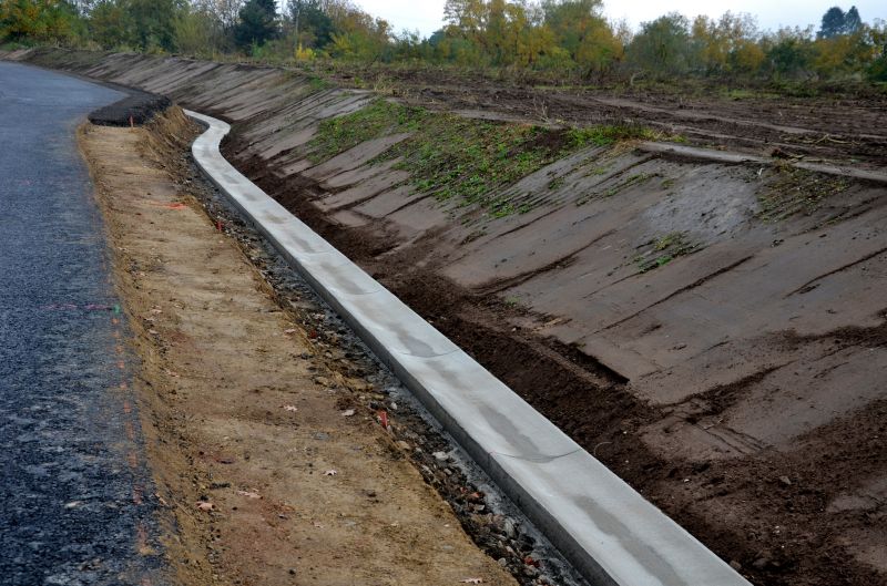 Finished slope with drainage
